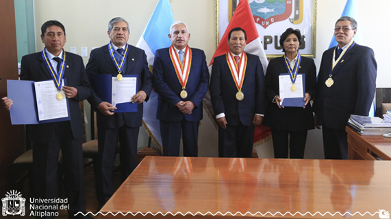En el despacho rectoral de la Universidad Nacional del Altiplano Puno, se llevó a cabo el acto de juramentación de los nuevos miembros del Tribunal de Honor de esta casa superior de estudios, quienes a partir de la fecha y por un periodo de 2 años calendarios y conforme a la Resolución Asamblea Universitaria N° 013-2023-AU-UNA