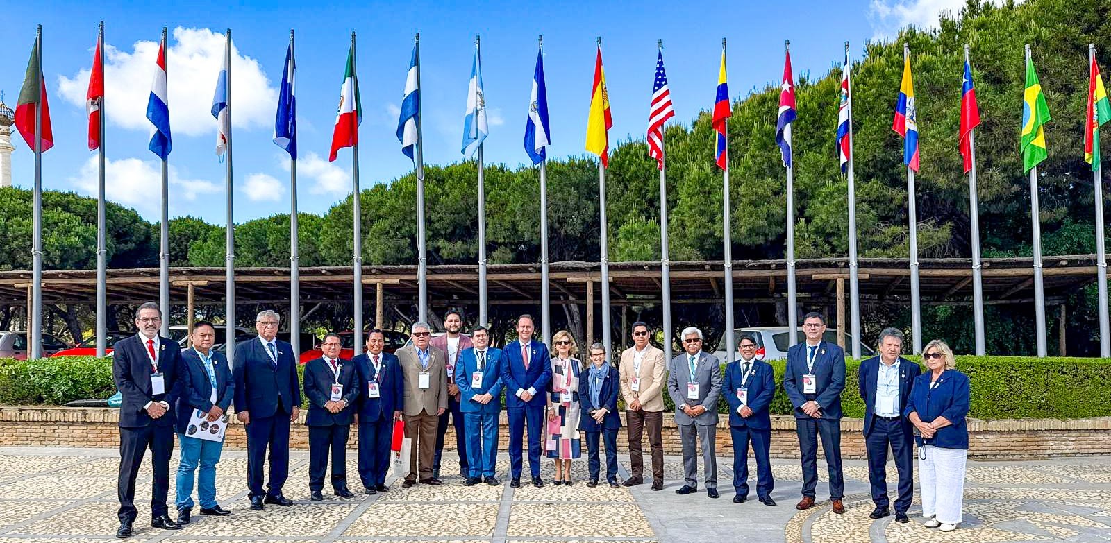 La Universidad Nacional del Altiplano Puno, ha logrado su incorporación oficial a la Asociación de Universidades Iberoamericanas de Posgrado (AUIP) y a la Red de Universidades Iberoamericanas de Europa, Asia y el Caribe. Este importante avance se concretó gracias a la participación de su máxima autoridad, el Dr. Paulino Machaca Ari, en el Consejo de Rectores por la Integración de las Universidades (CRISCOS), evento que se llevó a cabo en Sevilla, España, del 17 al 21 de mayo de 2025.