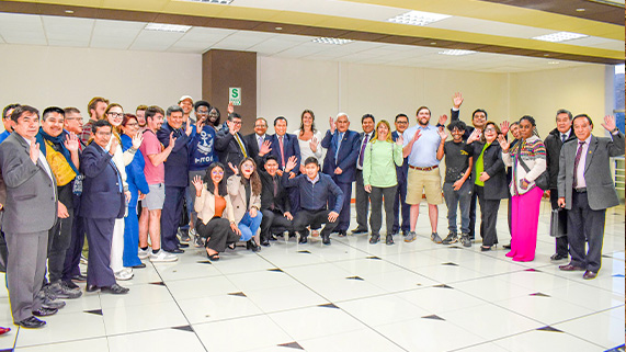 La internacionalización de la UNA Puno ya es una realidad. Gracias a los convenios nacionales e internacionales suscritos entre esta casa superior de estudios y prestigiosas universidades del Perú y el mundo; estudiantes, docentes y personal administrativo tienen la posibilidad de ser parte de los programas de movilidad e intercambio de experiencias académicas, investigación e institucionales, experiencias canalizadas por la oficina de Cooperación y Relaciones Internacionales.