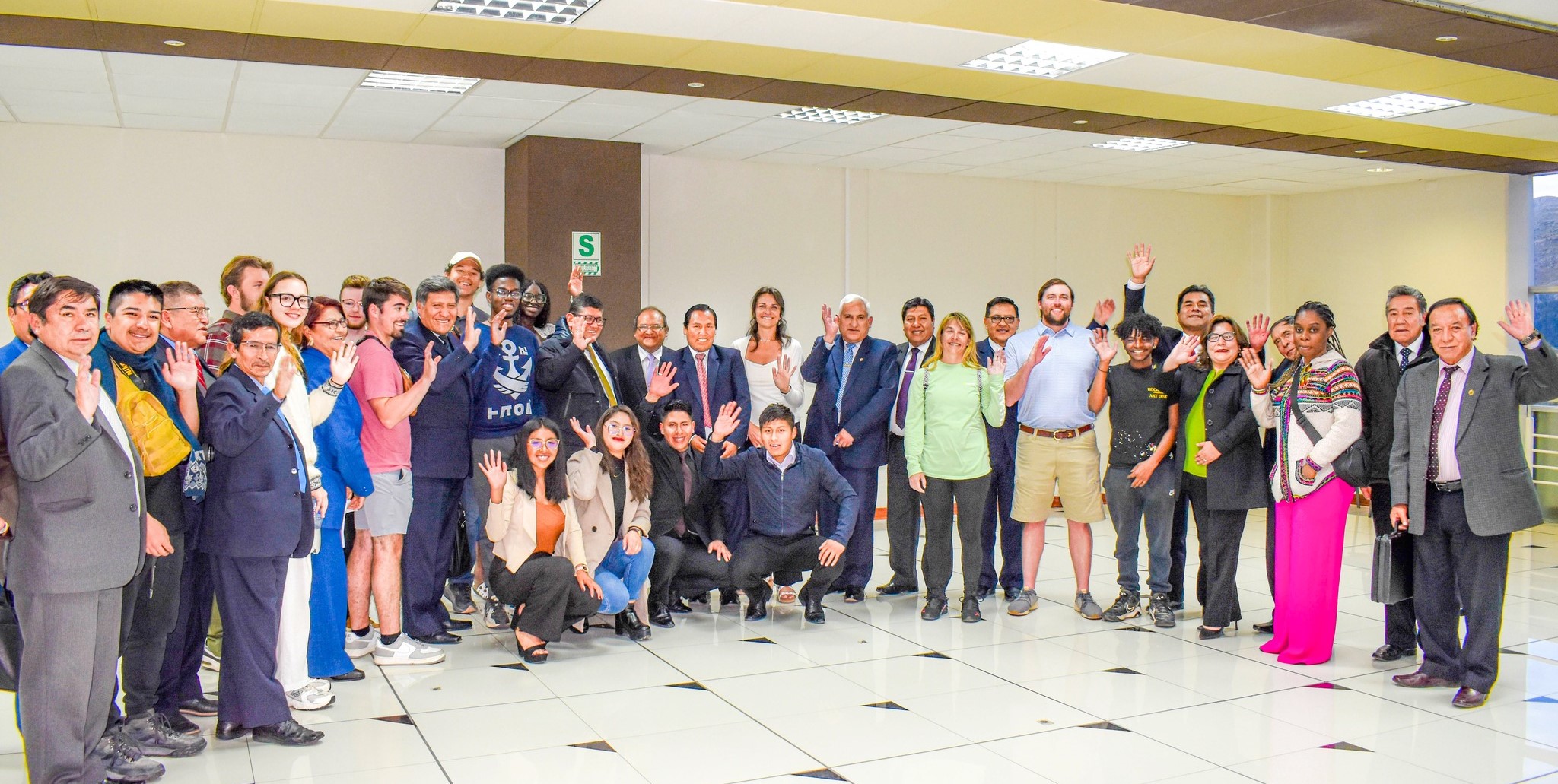 La internacionalización de la UNA Puno ya es una realidad. Gracias a los convenios nacionales e internacionales suscritos entre esta casa superior de estudios y prestigiosas universidades del Perú y el mundo; estudiantes, docentes y personal administrativo tienen la posibilidad de ser parte de los programas de movilidad e intercambio de experiencias académicas, investigación e institucionales, experiencias canalizadas por la oficina de Cooperación y Relaciones Internacionales.