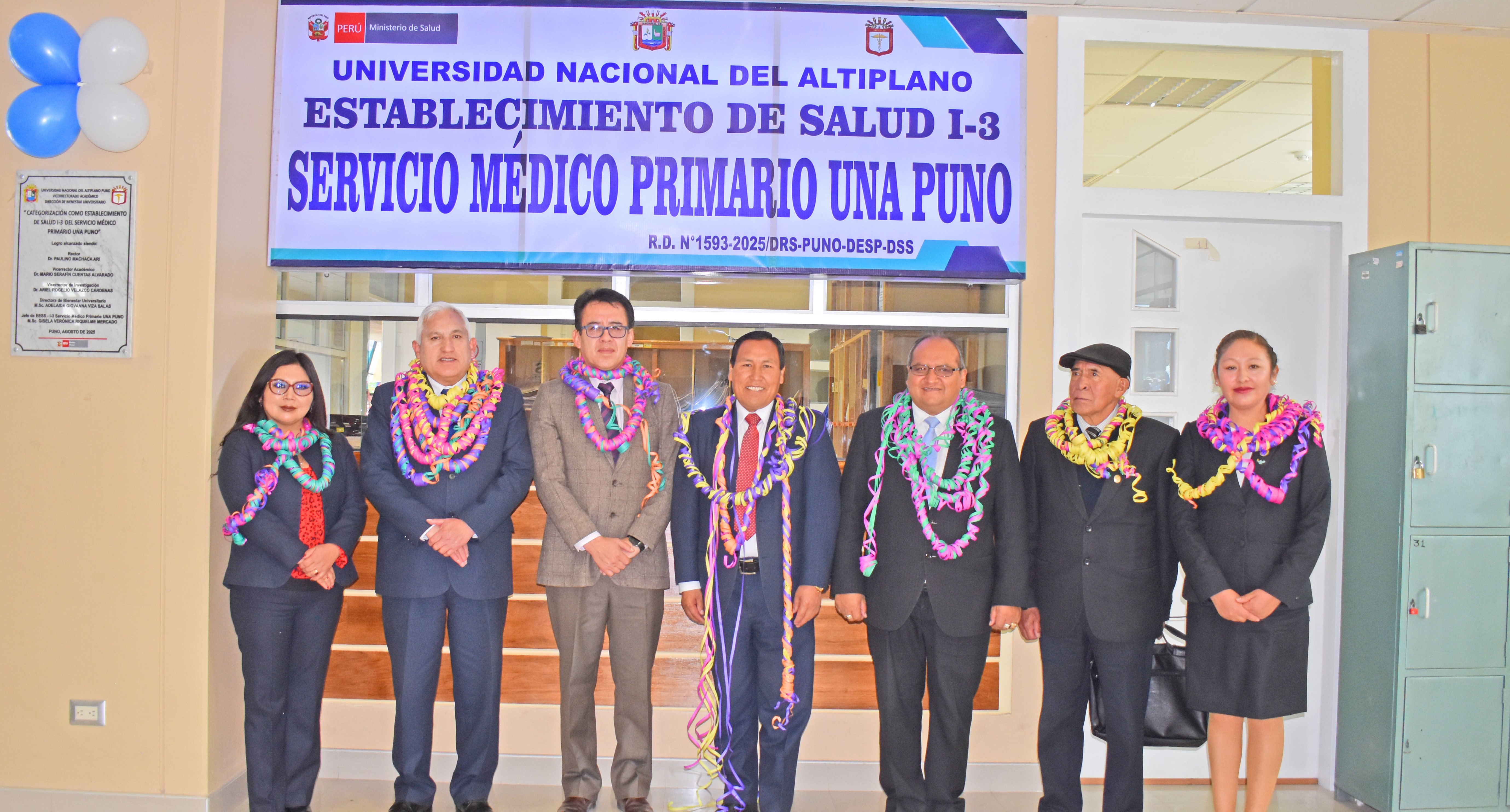 En una ceremonia especial con la presencia de las principales autoridades universitarias y del director regional de Salud Puno, se inauguró oficialmente el nuevo Establecimiento de Salud I-3 – Servicio Médico Primario, que funcionará en las instalaciones del Hospital Universitario, dentro del campus de la Universidad Nacional del Altiplano de Puno. Este importante logro representa un avance histórico en la atención médica de la comunidad universitaria y de la población puneña.