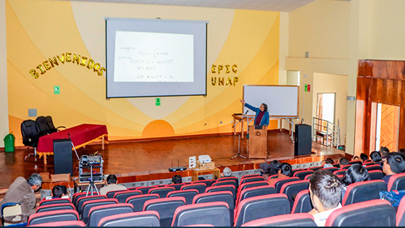 Con el desarrollo de ponencias internacionales se desarrolla el XII Congreso de Matemática Aplicada y Computacional en la UNA Puno, evento organizado por la Escuela Profesional de Ciencias Físico Matemáticas y la Sociedad Peruana de Matemática Aplicada y Computacional, cumpliendo con la ponencia del Dr. Sebastián Lorca Pizarro, docente e investigador Universidad de Tarapacá de Chile, con el tema: “algunas consideraciones sobre el sistema de Boussinesq con conductividad térmica no lineal”.