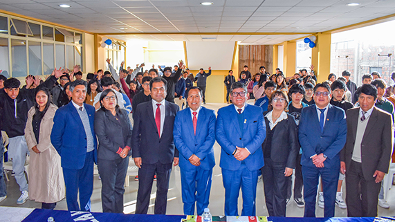 El Centro Preuniversitario de la Universidad Nacional del Altiplano (Cepre UNA), inicio su nuevo ciclo Agosto – Diciembre 2025, esto mediante una ceremonia protocolar en la que se dio cuenta que para este periodo se han inscrito un total de 5 mil 572 estudiantes en sus diferentes sedes y modalidades (presencial y virtual), los mismos que recibirán una preparación integral que permita una óptima preparación a los estudiantes.