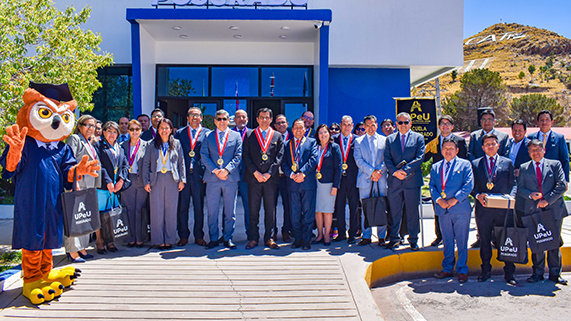 La Universidad Peruana Unión celebró sus 103 años de creación institucional y 24 de vida universitaria en su campus de Juliaca, actividad conmemorativa que se capituló con una vistosa ceremonia central de aniversario, a la que se dio cita el Rector, Dr. Paulino Machaca Ari, llevando el saludo de toda la comunidad universitaria de la primera casa de estudios superiores de la región de Puno.