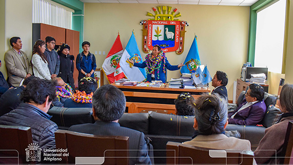 En un acto significativo para el fortalecimiento académico, el Rector de la Universidad Nacional del Altiplano de Puno, Dr. Paulino Machaca Ari, oficializó la designación de un amplio terreno dentro del campus universitario a favor de la Escuela Profesional de Antropología. Esta asignación tiene como objetivo principal la construcción de una moderna infraestructura destinado a potenciar la investigación y la formación profesional de los estudiantes.