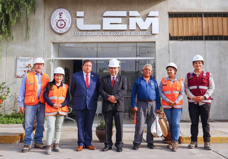 El Dr. Dante Atilio Salas Ávila, nuevo rector de la Universidad Nacional del Altiplano de Puno (UNA Puno) para el periodo 2026–2031, realizó una visita institucional al Laboratorio de Ensayo de Materiales N.° 1 “Manuel Gonzales De la Cotera” (LEM) de la Universidad Nacional de Ingeniería (UNI).