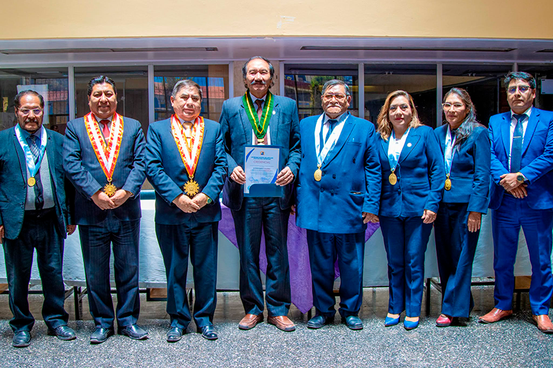 PROCLAMACIÓN Y ENTREGA DE CREDENCIALES A DECANOS ELECTOS